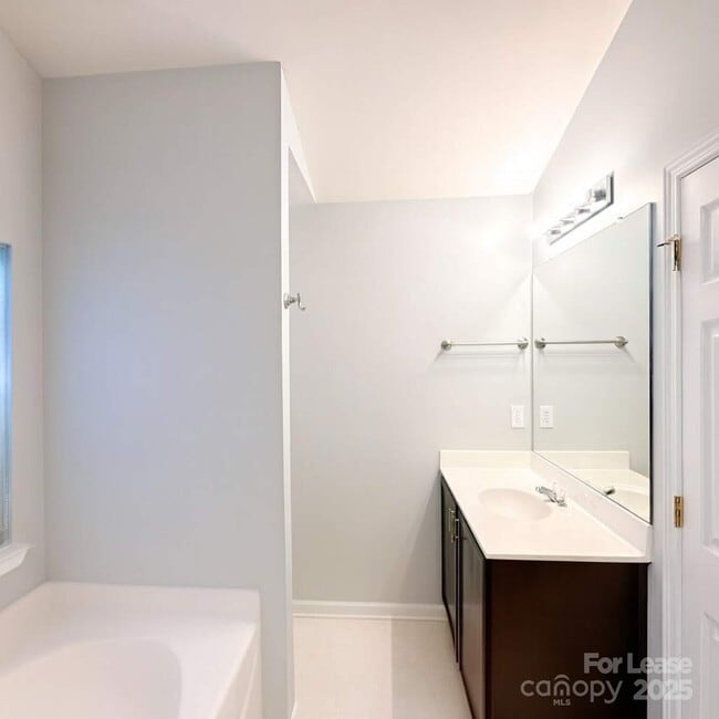 Building Photo - 4831 Stowe Derby Dr