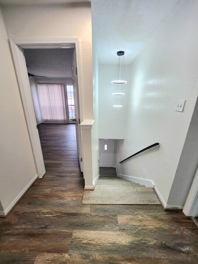 Foto del edificio - 10045 Emerald Creek Dr