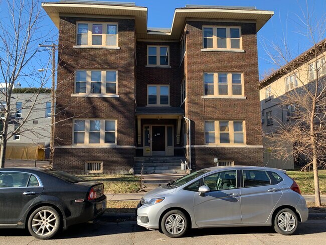 2910 James Ave Sur - 2910 James Ave S