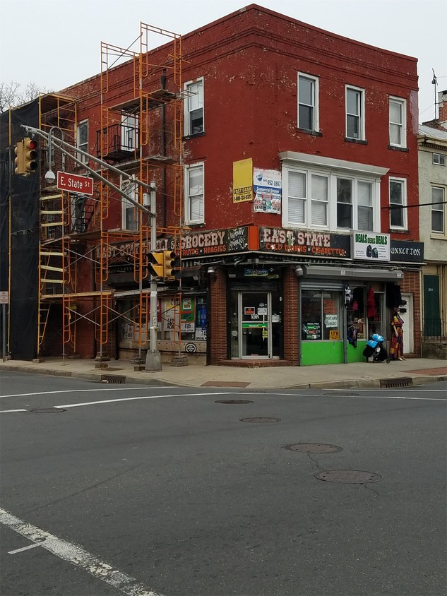 Building Photo - 300 E State St