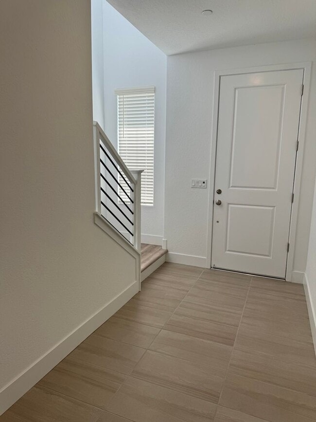 Building Photo - 566 Mahogany  (Spruce & Peach)