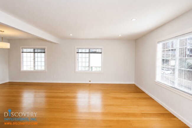 Foto del edificio - Beacon St. 573-575 (For Approvals, Email ALL Owners)