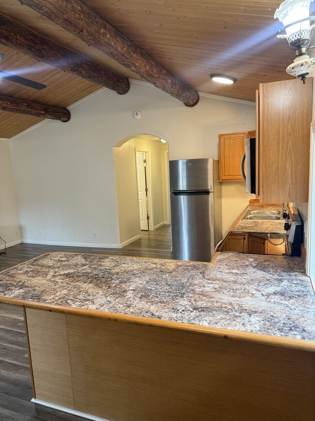 Building Photo - 2377 Edsson Ave