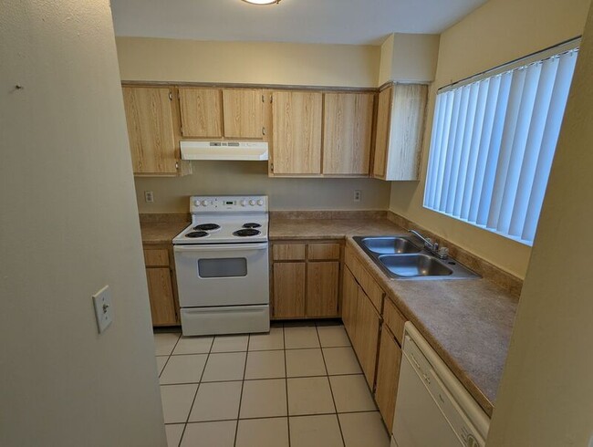 Building Photo - 12128 Napiers Cir