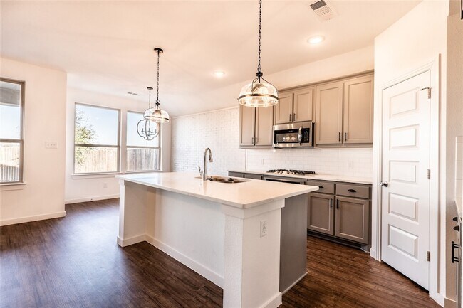 Building Photo - 1123 Bantham Wy