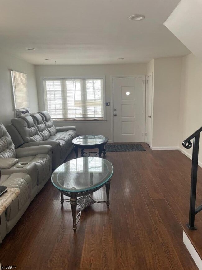 Building Photo - 411 Lake Shore Dr