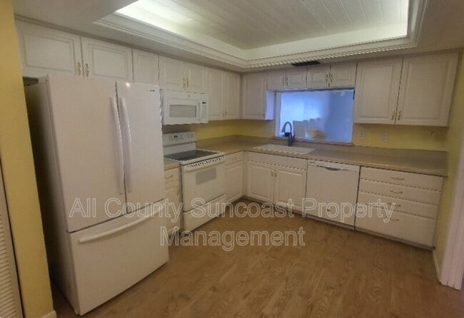 Foto del edificio - 6430 Sun Eagle Ln
