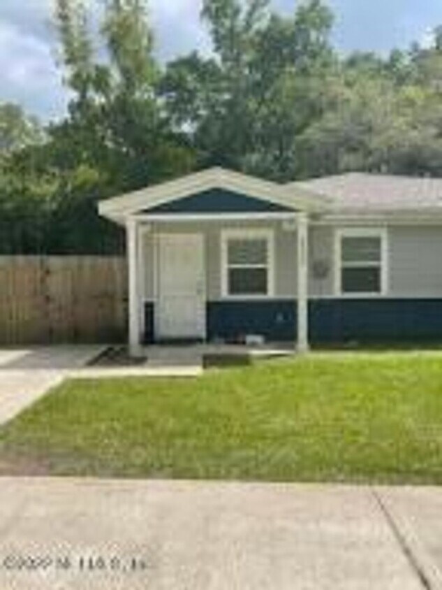 Foto principal - 3 bedroom 2 Bath