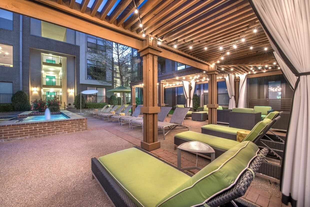 The Henderson Apartments Dallas Tx Apartments Com