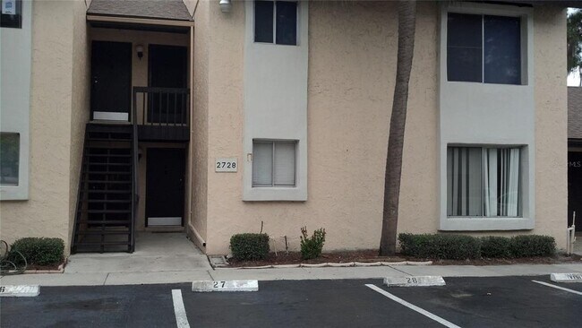 Foto del edificio - 2728D Hidden Lake Blvd