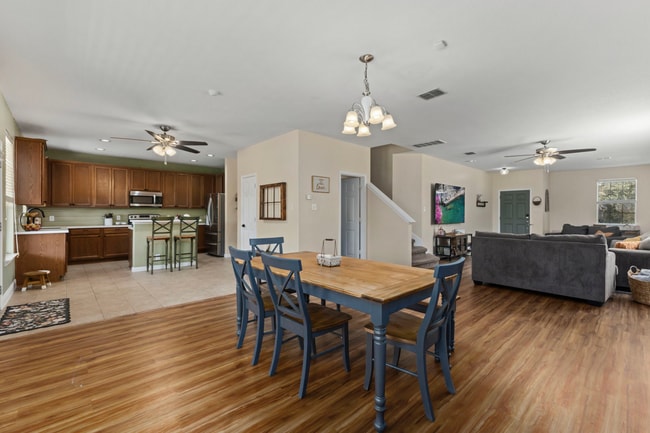 Building Photo - 13910 Caprese Hill