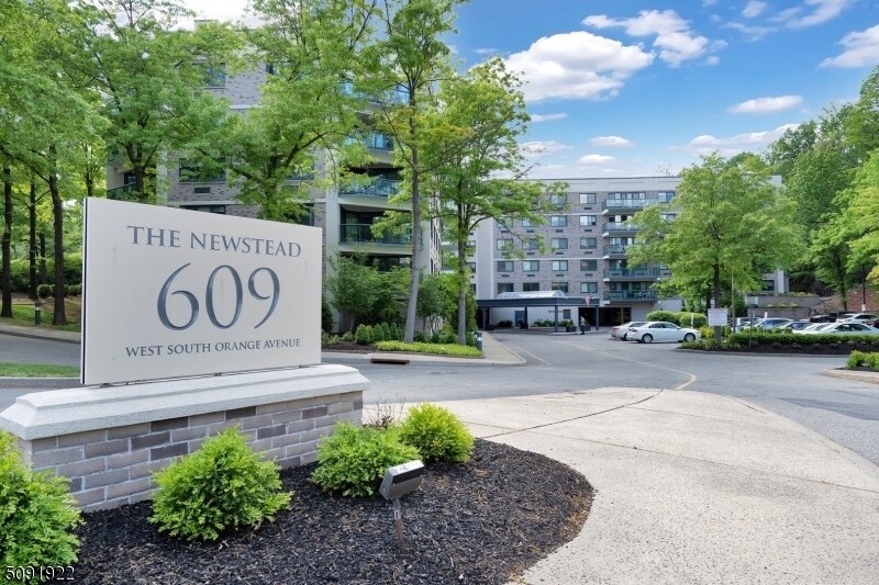 Foto principal - 609 S Orange Ave