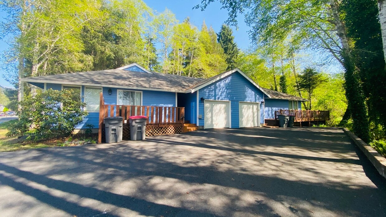 Primary Photo - 1603 Spruce Dr