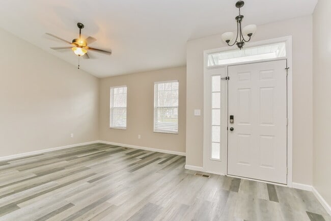 Building Photo - 445 Oak Meadow Dr