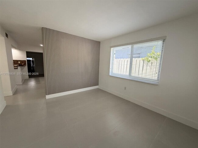 Foto del edificio - 501 NW 25th Ct