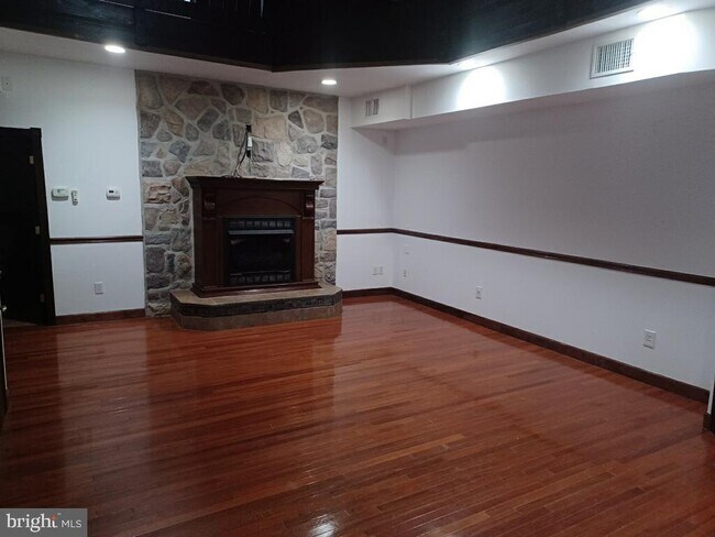 Foto del edificio - 6 Woodside Farm Rd