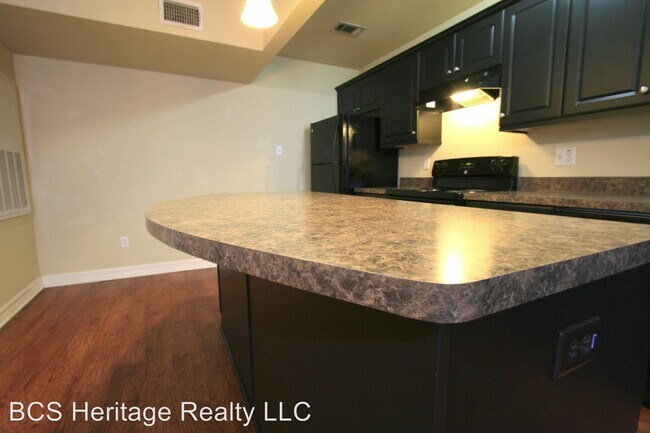 Building Photo - 701 Gaytha Cir