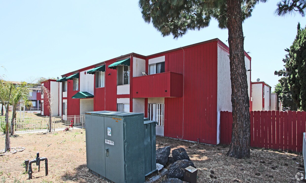 Primary Photo - Timberline Apartments