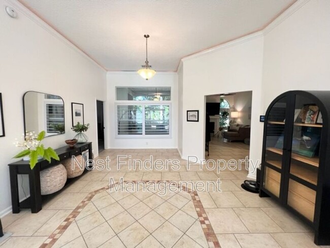 Building Photo - 12335 Vine Maple Way