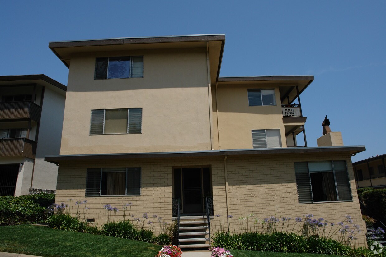 Building Photo - 100 Irene Ct