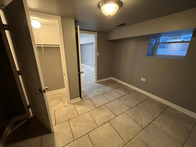 #1 bedroom - 5154 W EDDY ST