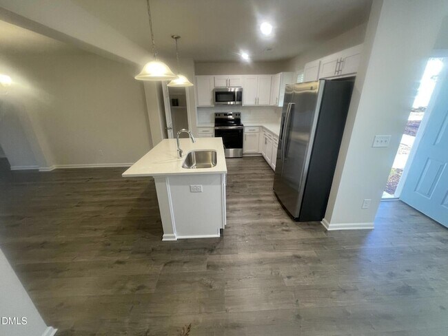 Foto del edificio - 1004 Peony Ln