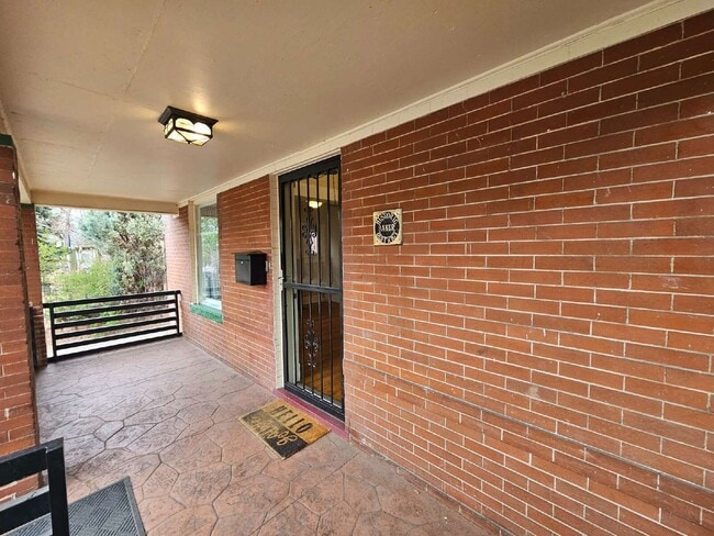 Photo - 719 W 1st Ave House