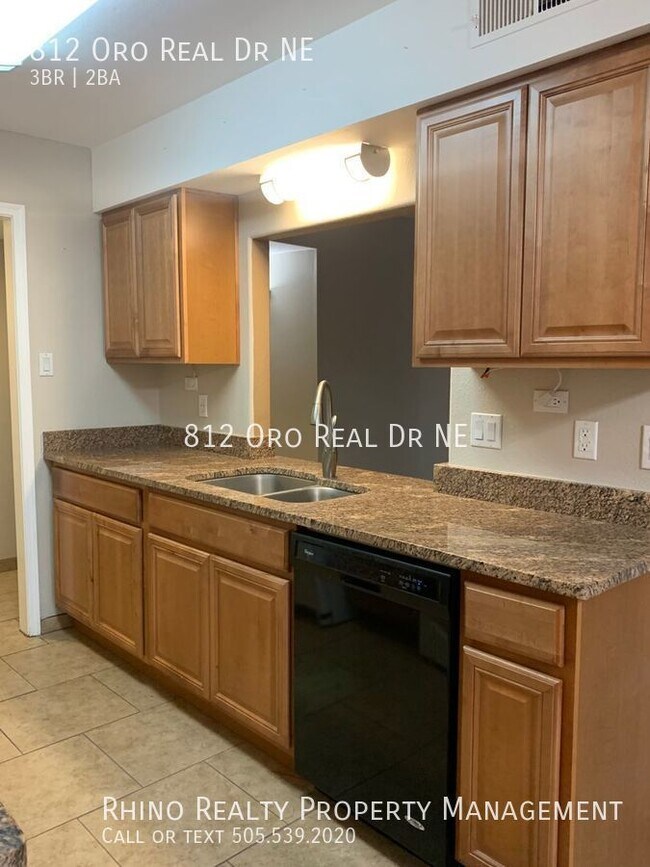 Building Photo - Airy 3 Bedroom, 2 Bathroom In The NE!
