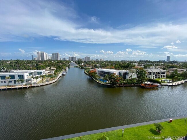 Foto del edificio - 401 Golden Isles Dr