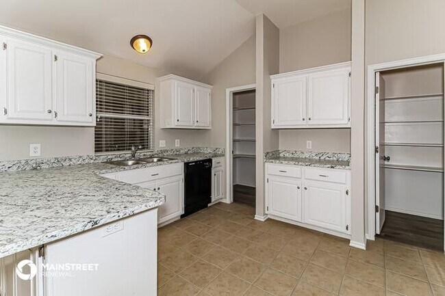 Foto del edificio - 8113 GREER WAY, OKLAHOMA CITY, OK 73132