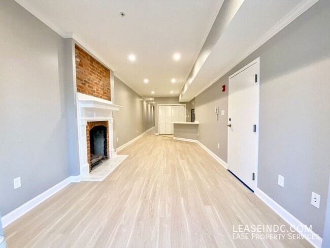 Building Photo - 1441 Clifton St NW