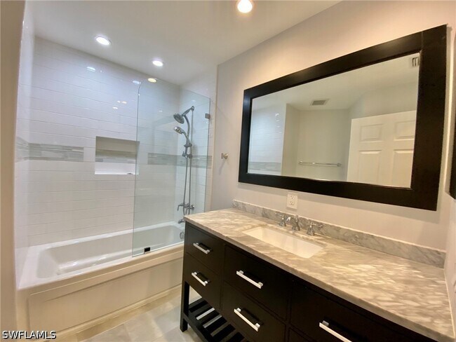 Foto del edificio - 1096 Woodshire Ln
