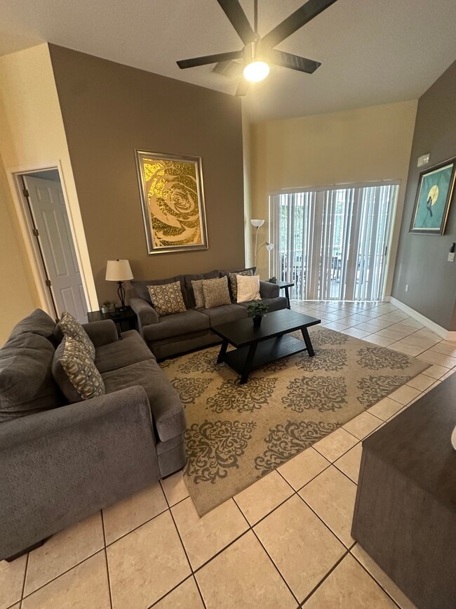 Building Photo - 2726 Formosa Blvd