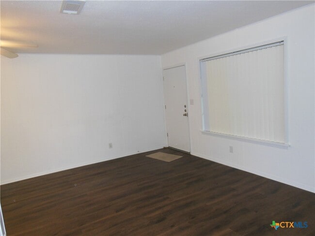 Building Photo - 1022 Clover Cir