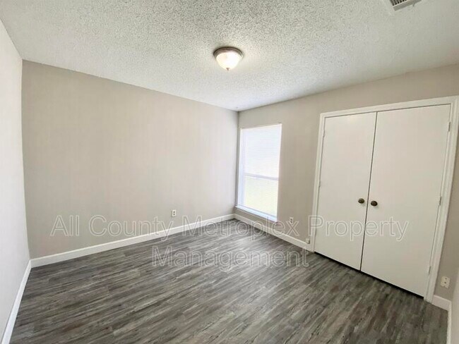 Building Photo - 2023 Springwood Place