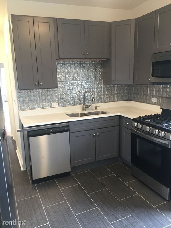 Building Photo - 3 br, 1 bath Condo - 1748 E 73rd St 2 Unit 2
