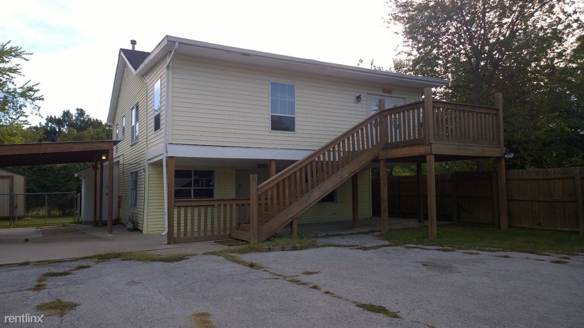 Primary Photo - 2 br, 1 bath Duplex - 3342 E King Pl