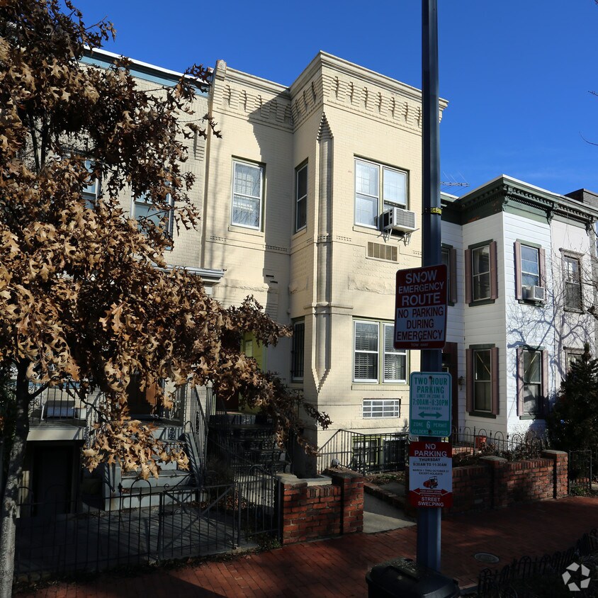 Primary Photo - 612 Independence Ave SE