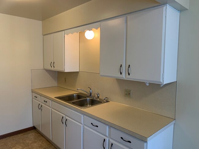 Building Photo - 435 Shawmut Blvd NW