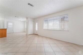 Building Photo - 1272 Lawry Ave