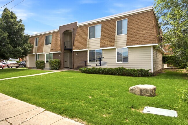 Building Photo - 445 W 4900 S