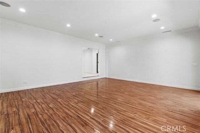 Foto del edificio - 15419 Valerio St