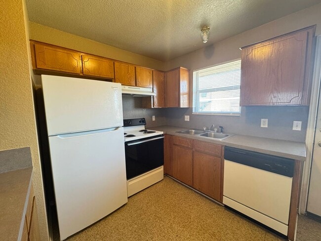 Foto del edificio - 1712 Old FM 440 Rd