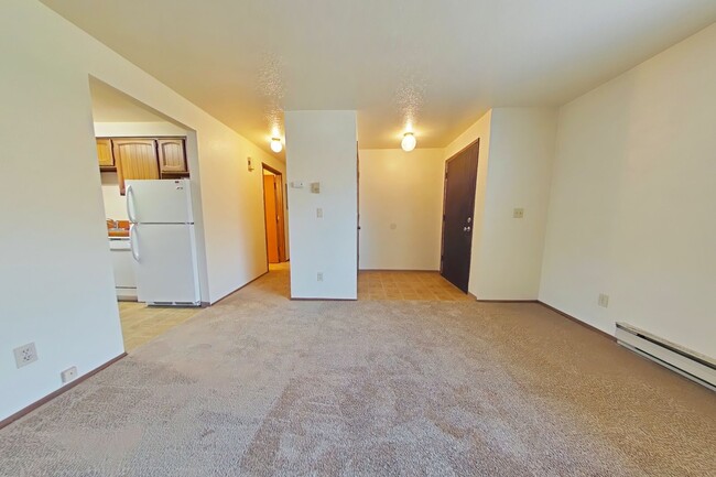 Building Photo - 2 Bedroom Duplex ~ Albany