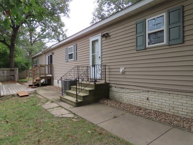 Building Photo - 2968 N 2659th Rd