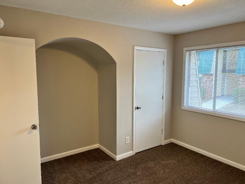 Primary Photo - 300 Applecross Dr