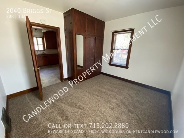 Building Photo - 2 Bedroom Pet Friendly House Available Jun...