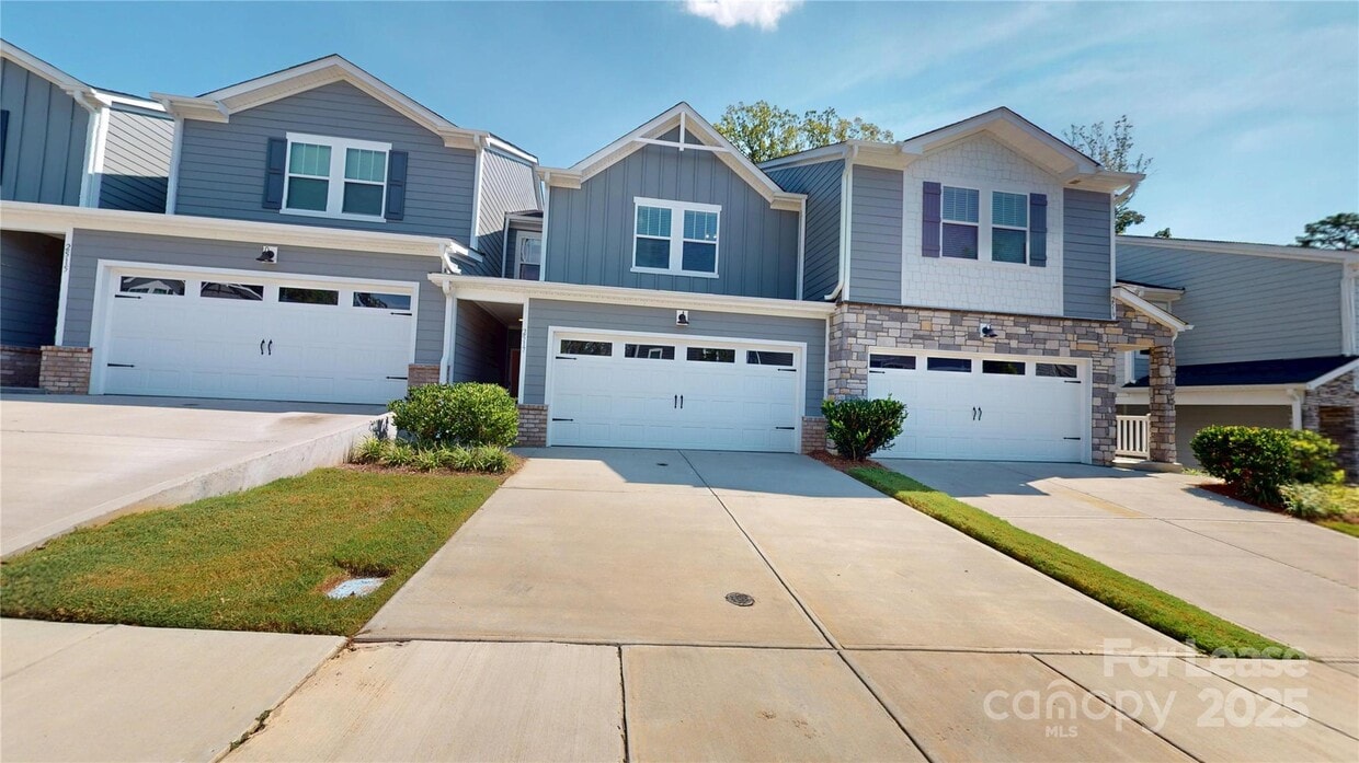 Primary Photo - 2517 Greenmarket Dr