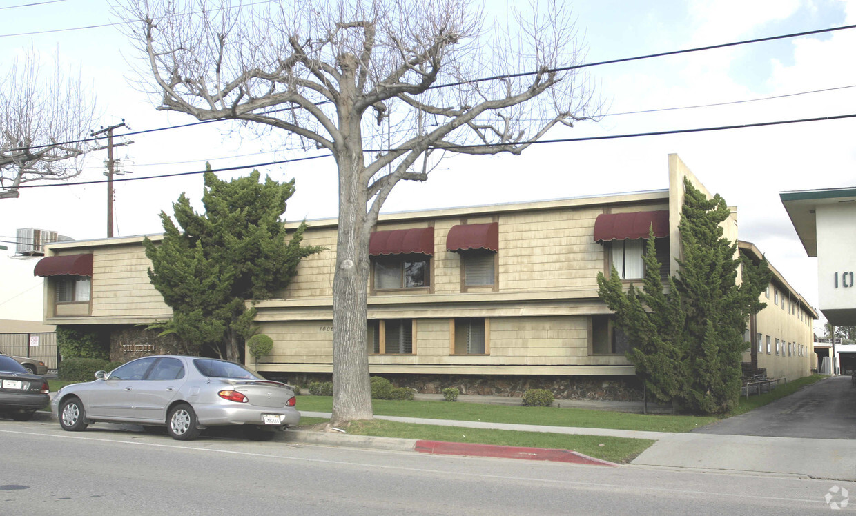 Primary Photo - 10060 Scott Ave