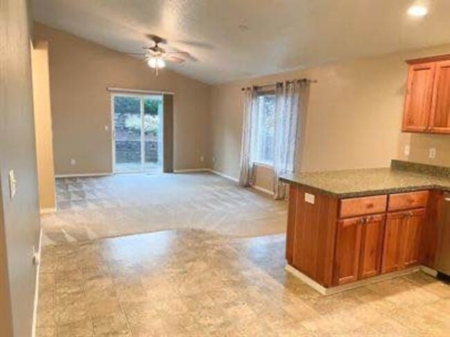Building Photo - 6913 Owl Dr SE